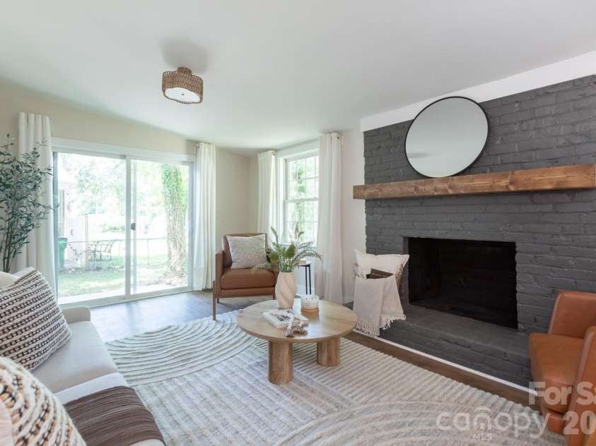 3721 Bankston Place, Charlotte, NC 28215.  MLS# CAR4394807, YatesRealty ID 38049. 