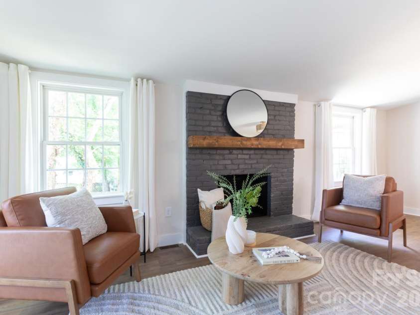 3721 Bankston Place, Charlotte, NC 28215.  MLS# CAR4394807, YatesRealty ID 38049. 