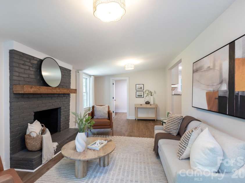 3721 Bankston Place, Charlotte, NC 28215.  MLS# CAR4394807, YatesRealty ID 38049. 