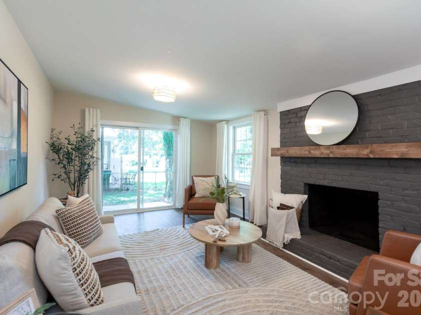 3721 Bankston Place, Charlotte, NC 28215.  MLS# CAR4394807, YatesRealty ID 38049. 