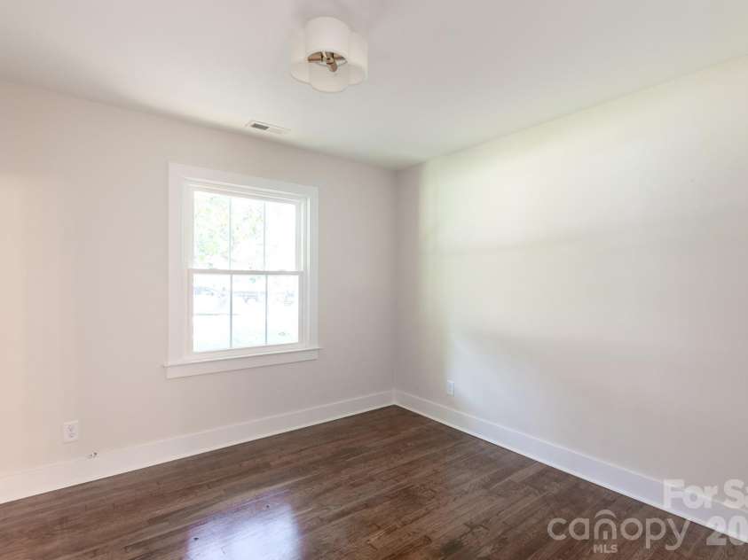 3721 Bankston Place, Charlotte, NC 28215.  MLS# CAR4394807, YatesRealty ID 38049. 