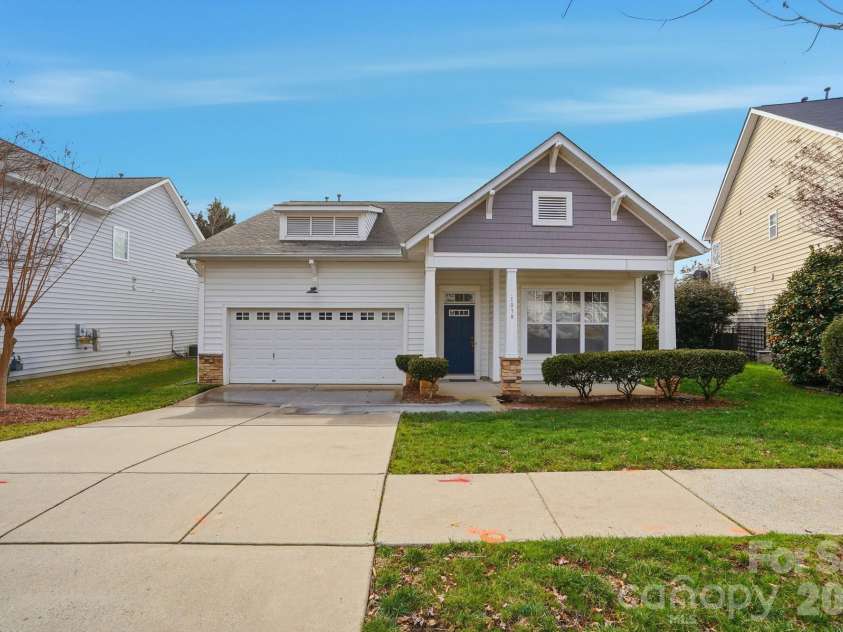 1038 Kensrowe Lane, Matthews, NC 28104.  MLS# CAR4342375, YatesRealty ID 3805. 