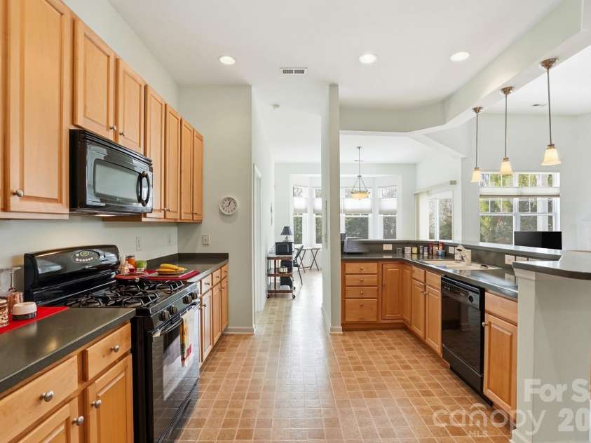 1038 Kensrowe Lane, Matthews, NC 28104.  MLS# CAR4342375, YatesRealty ID 3805. 