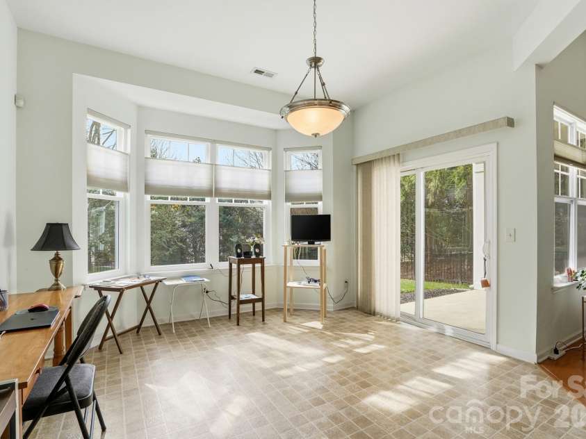 1038 Kensrowe Lane, Matthews, NC 28104.  MLS# CAR4342375, YatesRealty ID 3805. 