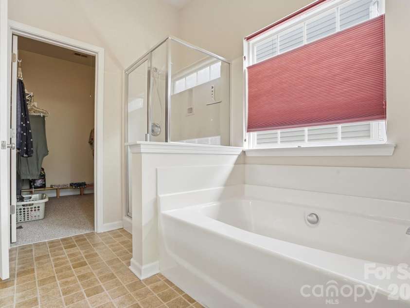 1038 Kensrowe Lane, Matthews, NC 28104.  MLS# CAR4342375, YatesRealty ID 3805. 