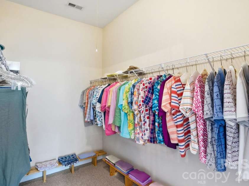 1038 Kensrowe Lane, Matthews, NC 28104.  MLS# CAR4342375, YatesRealty ID 3805. 