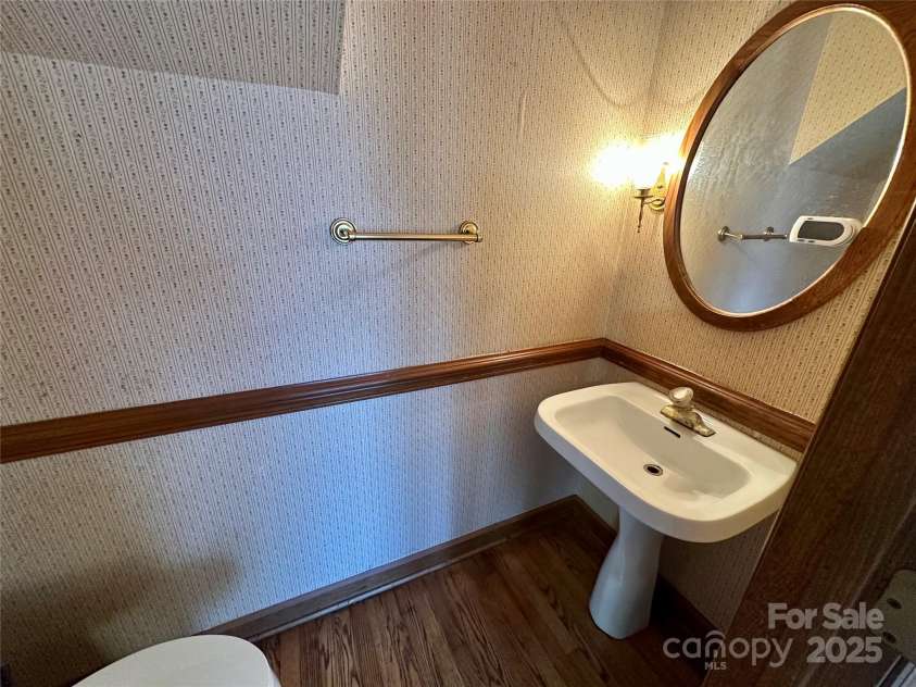 512 Elm Street, Pageland, SC 29728.  MLS# CAR4196495, YatesRealty ID 3805. Half bath on first floor