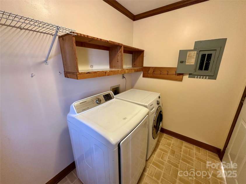 512 Elm Street, Pageland, SC 29728.  MLS# CAR4196495, YatesRealty ID 3805. Laundry