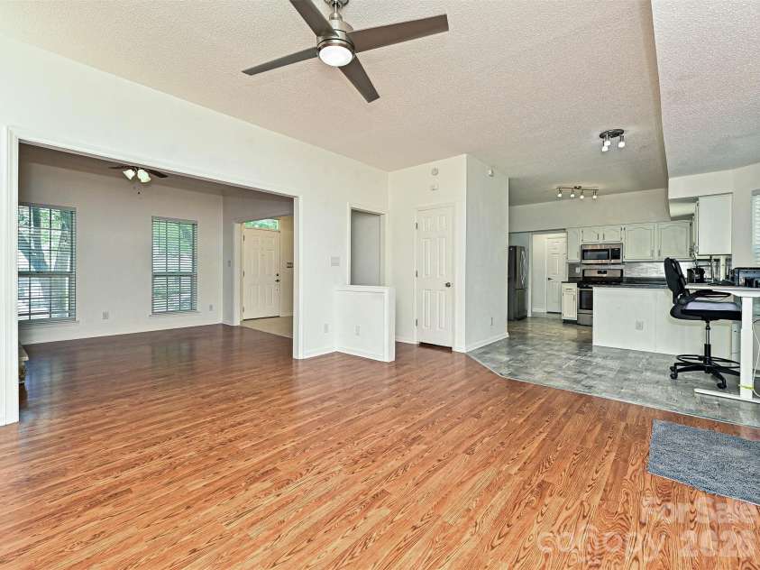 13518 Krislyn Woods Place, Charlotte, NC 28278.  MLS# CAR4402936, YatesRealty ID 38050. 