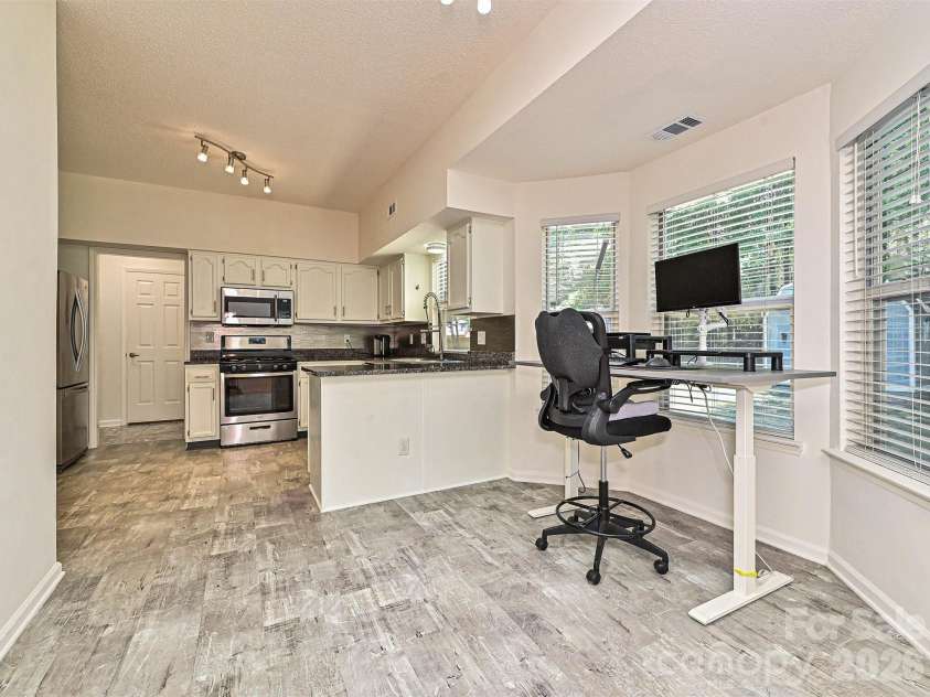 13518 Krislyn Woods Place, Charlotte, NC 28278.  MLS# CAR4402936, YatesRealty ID 38050. 