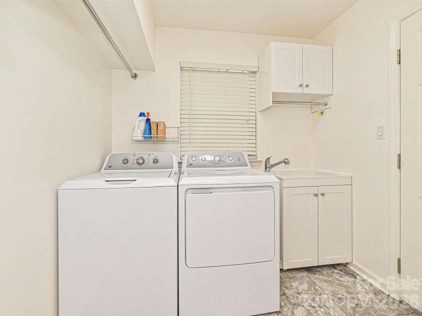 13518 Krislyn Woods Place, Charlotte, NC 28278.  MLS# CAR4402936, YatesRealty ID 38050. 