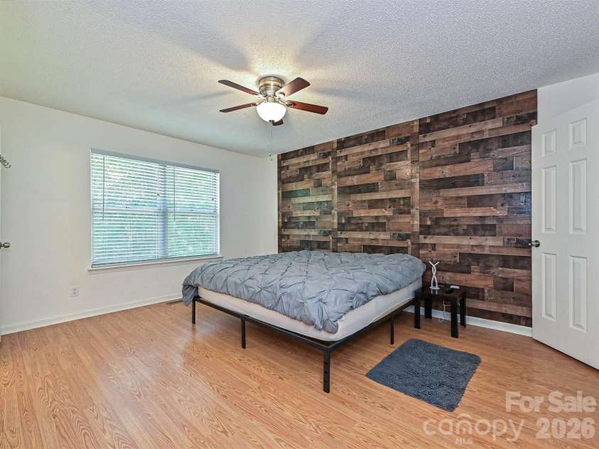 13518 Krislyn Woods Place, Charlotte, NC 28278.  MLS# CAR4402936, YatesRealty ID 38050. 