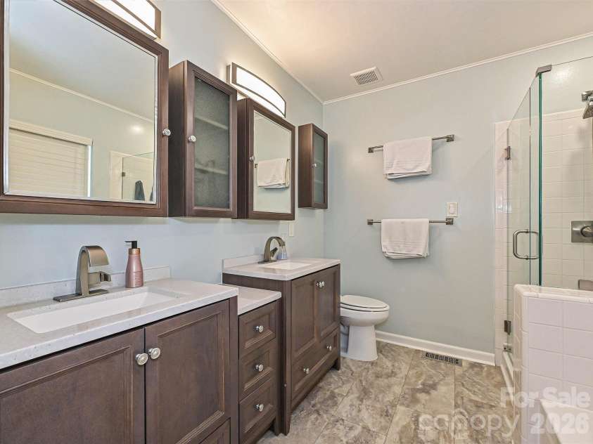 13518 Krislyn Woods Place, Charlotte, NC 28278.  MLS# CAR4402936, YatesRealty ID 38050. 