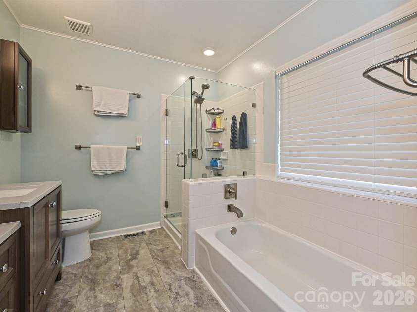 13518 Krislyn Woods Place, Charlotte, NC 28278.  MLS# CAR4402936, YatesRealty ID 38050. 