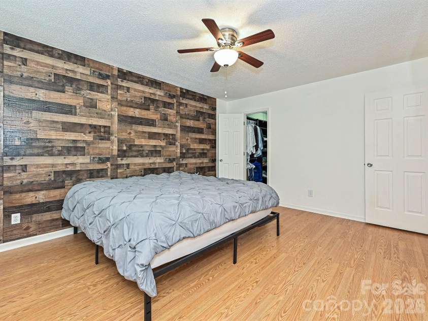 13518 Krislyn Woods Place, Charlotte, NC 28278.  MLS# CAR4402936, YatesRealty ID 38050. 
