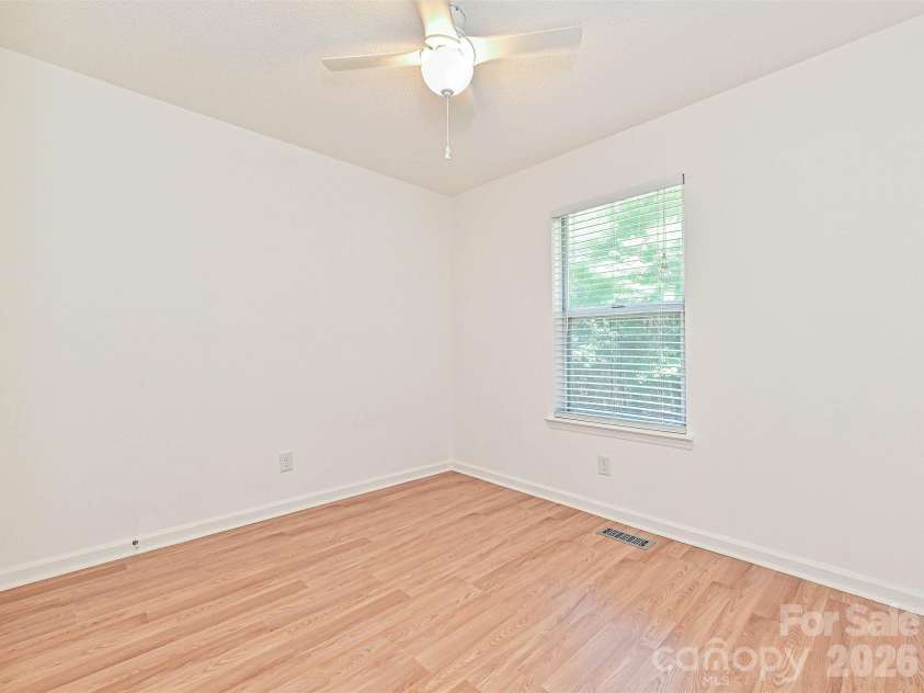 13518 Krislyn Woods Place, Charlotte, NC 28278.  MLS# CAR4402936, YatesRealty ID 38050. 