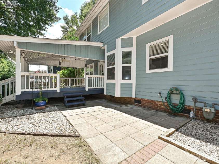 13518 Krislyn Woods Place, Charlotte, NC 28278.  MLS# CAR4402936, YatesRealty ID 38050. 