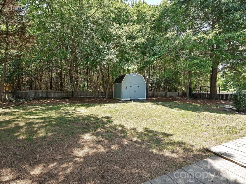13518 Krislyn Woods Place, Charlotte, NC 28278.  MLS# CAR4402936, YatesRealty ID 38050. 