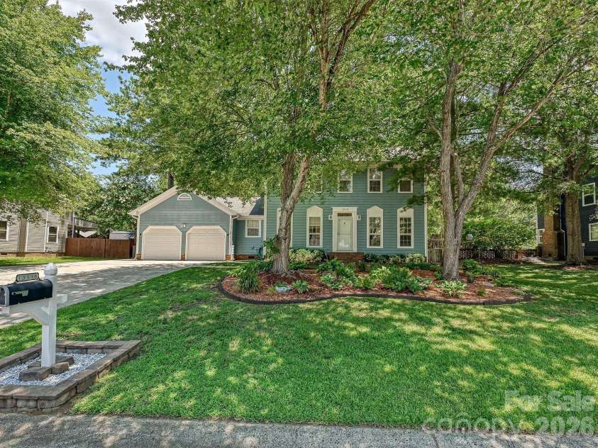 13518 Krislyn Woods Place, Charlotte, NC 28278.  MLS# CAR4402936, YatesRealty ID 38050. 