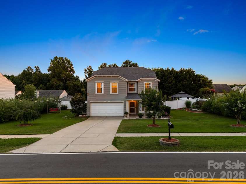 191 Old Carriage Road, Clover, SC 29710.  MLS# CAR4402254, YatesRealty ID 38051. 