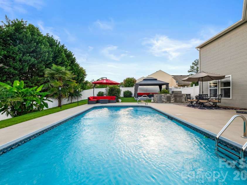 191 Old Carriage Road, Clover, SC 29710.  MLS# CAR4402254, YatesRealty ID 38051. Beautiful Salt Water Pool