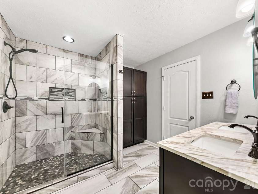 191 Old Carriage Road, Clover, SC 29710.  MLS# CAR4402254, YatesRealty ID 38051. Double Sinks and Oversized Shower
