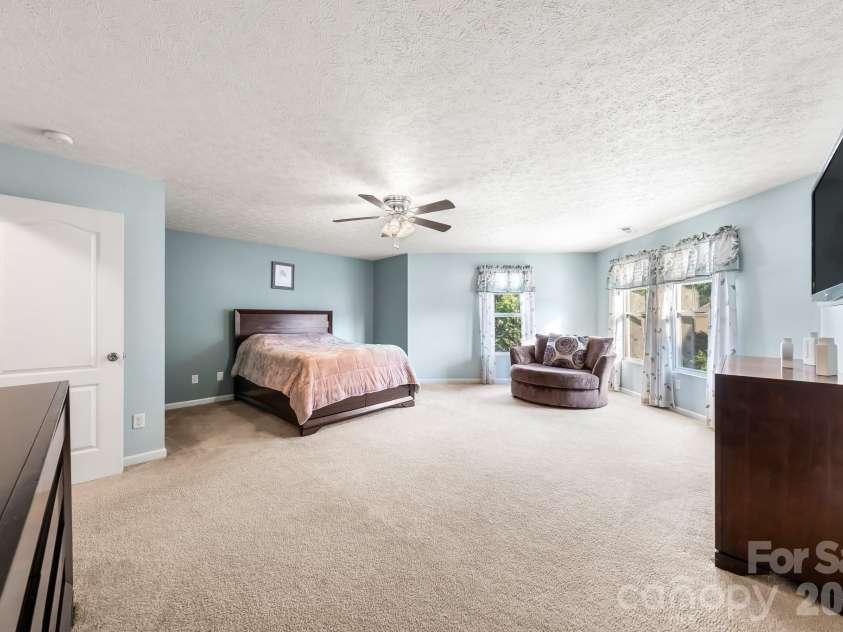 191 Old Carriage Road, Clover, SC 29710.  MLS# CAR4402254, YatesRealty ID 38051. Primary Bedroom is Spacious!