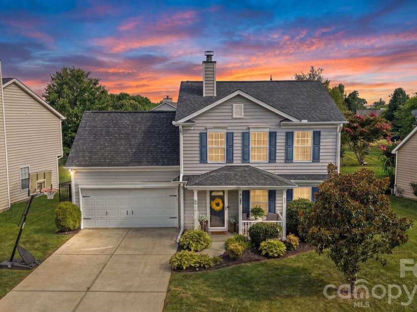 5550 Mt Mansfield Road, Charlotte, NC 28278.  MLS# CAR4403284, YatesRealty ID 38052. 
