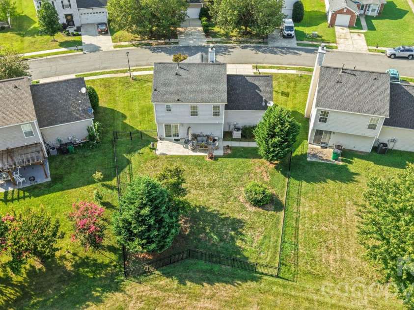 5550 Mt Mansfield Road, Charlotte, NC 28278.  MLS# CAR4403284, YatesRealty ID 38052. 