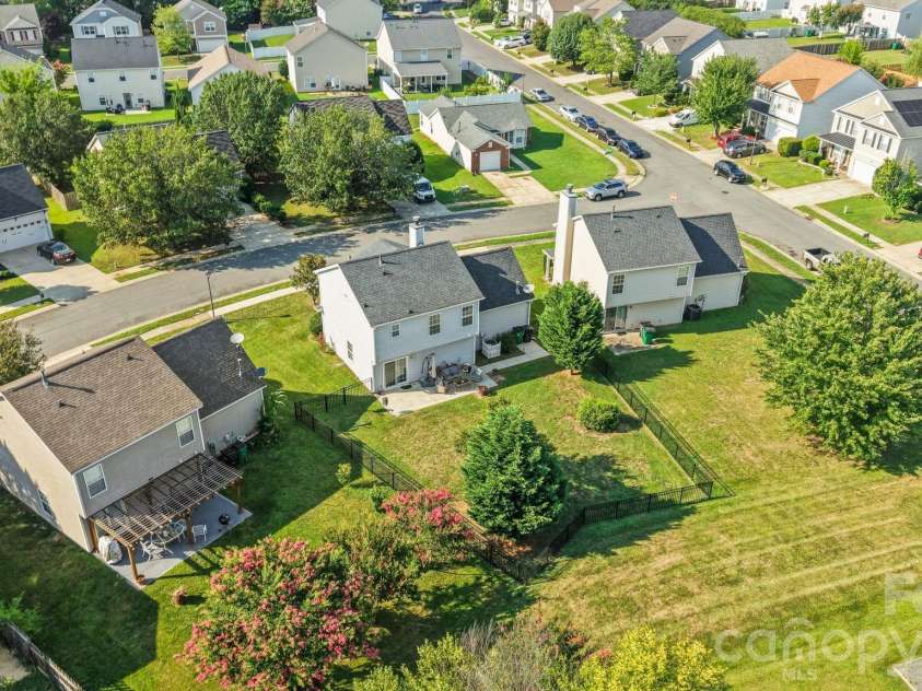 5550 Mt Mansfield Road, Charlotte, NC 28278.  MLS# CAR4403284, YatesRealty ID 38052. 