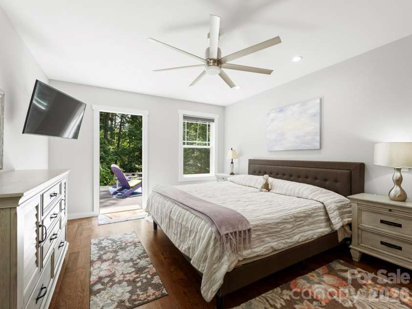 333 Herron Point Lane, Weaverville, NC 28787.  MLS# CAR4402133, YatesRealty ID 38053. 