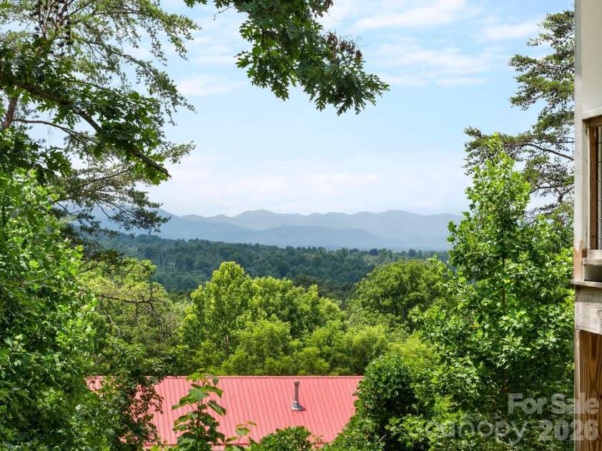 333 Herron Point Lane, Weaverville, NC 28787.  MLS# CAR4402133, YatesRealty ID 38053. 