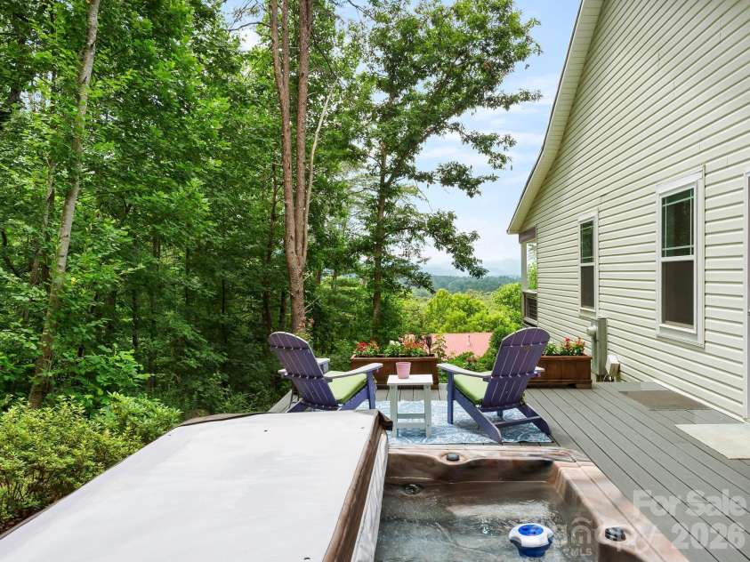 333 Herron Point Lane, Weaverville, NC 28787.  MLS# CAR4402133, YatesRealty ID 38053. 