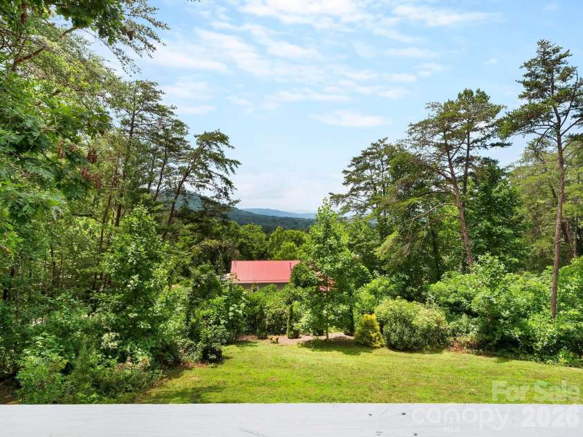 333 Herron Point Lane, Weaverville, NC 28787.  MLS# CAR4402133, YatesRealty ID 38053. 