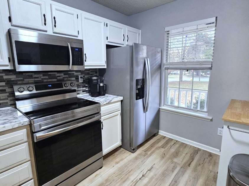 8291 Golf Ridge Drive, Charlotte, NC 28277.  MLS# CAR4403664, YatesRealty ID 38054. 