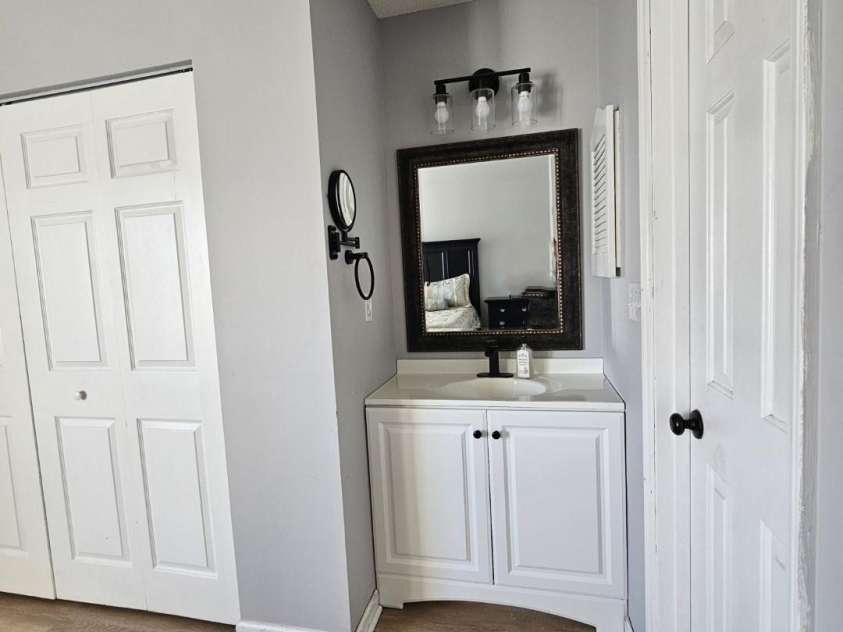 8291 Golf Ridge Drive, Charlotte, NC 28277.  MLS# CAR4403664, YatesRealty ID 38054. 