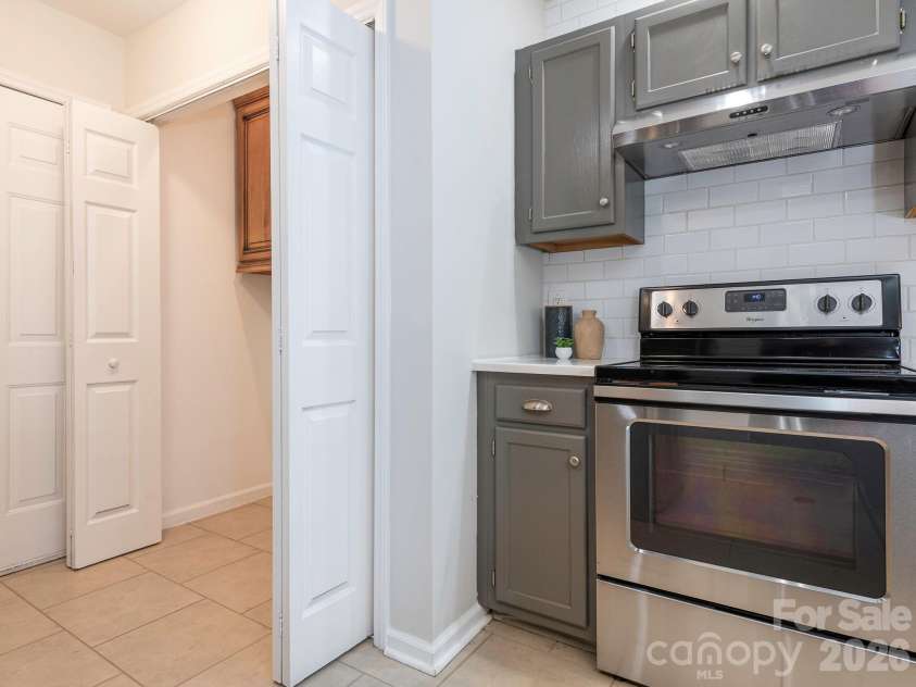 1037 Ridgefield Circle, Indian Trail, NC 28079.  MLS# CAR4403811, YatesRealty ID 38059. 
