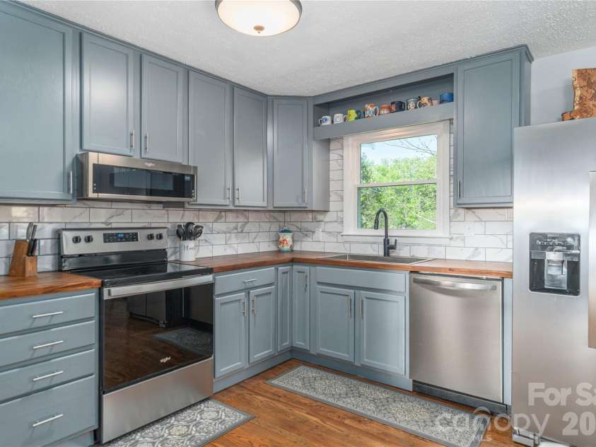 65 Lakeview Street, Clyde, NC 28721.  MLS# CAR4326737, YatesRealty ID 3806. 