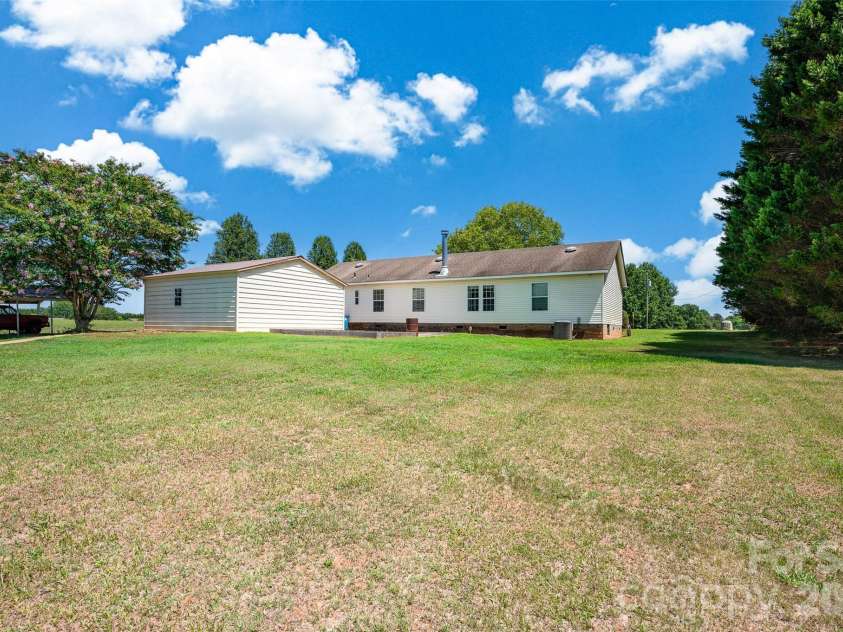 766 Midway Road, Statesville, NC 28625.  MLS# CAR4403324, YatesRealty ID 38061. 