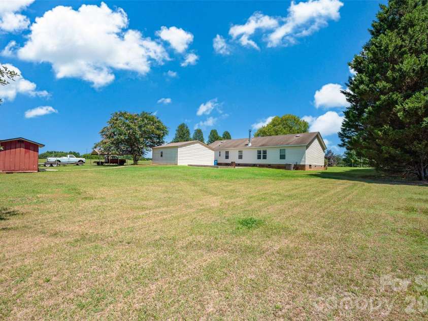 766 Midway Road, Statesville, NC 28625.  MLS# CAR4403324, YatesRealty ID 38061. 