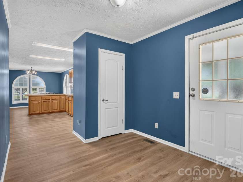 766 Midway Road, Statesville, NC 28625.  MLS# CAR4403324, YatesRealty ID 38061. 