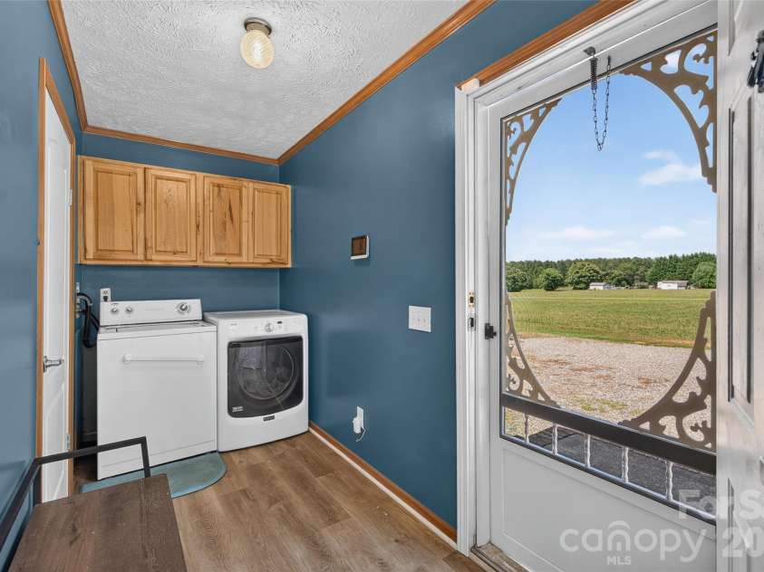 766 Midway Road, Statesville, NC 28625.  MLS# CAR4403324, YatesRealty ID 38061. 
