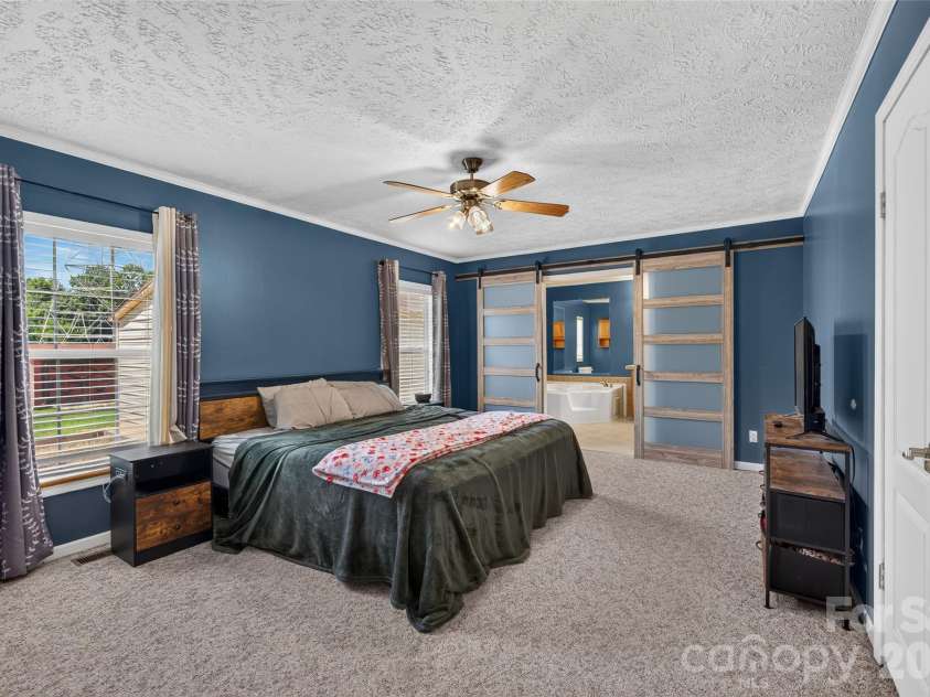 766 Midway Road, Statesville, NC 28625.  MLS# CAR4403324, YatesRealty ID 38061. 
