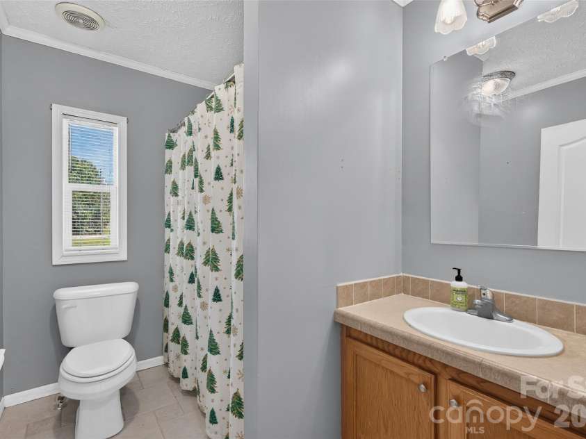766 Midway Road, Statesville, NC 28625.  MLS# CAR4403324, YatesRealty ID 38061. 