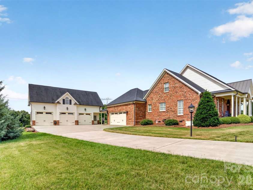 2395 Spencer Road, Archdale, NC 27263.  MLS# CAR4404321, YatesRealty ID 38062. 
