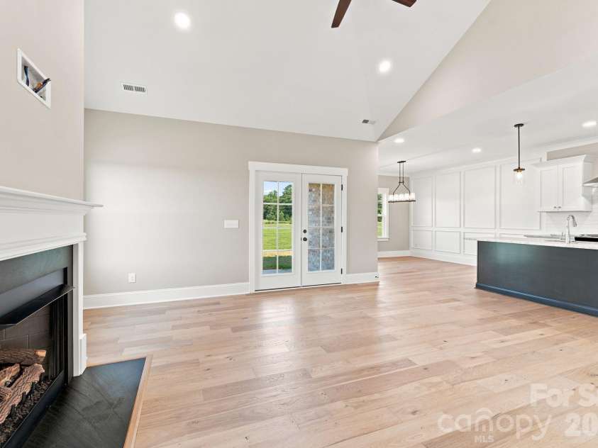 257 Sandpiper Drive, Lexington, NC 27295.  MLS# CAR4405452, YatesRealty ID 38063. 