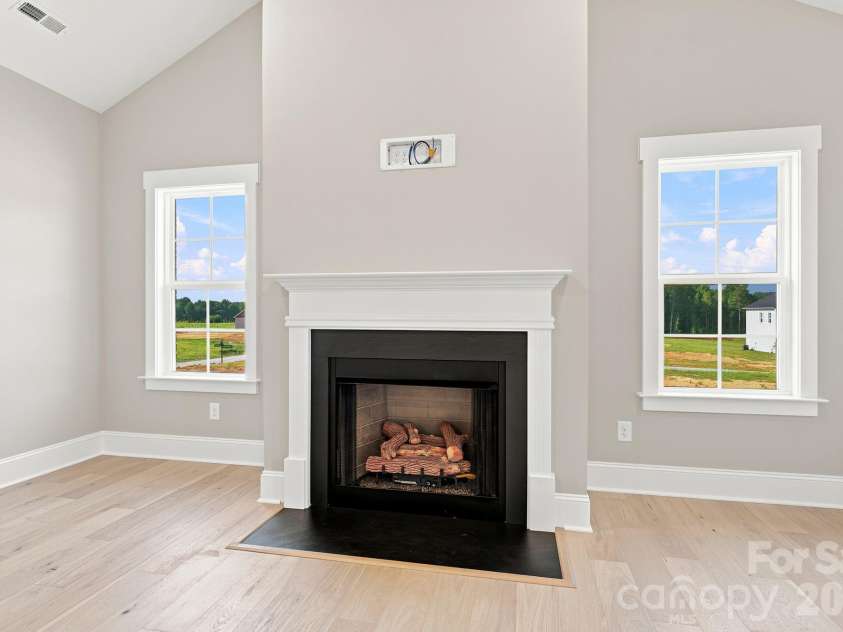 257 Sandpiper Drive, Lexington, NC 27295.  MLS# CAR4405452, YatesRealty ID 38063. 