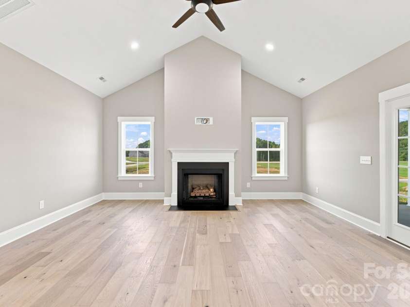 257 Sandpiper Drive, Lexington, NC 27295.  MLS# CAR4405452, YatesRealty ID 38063. 