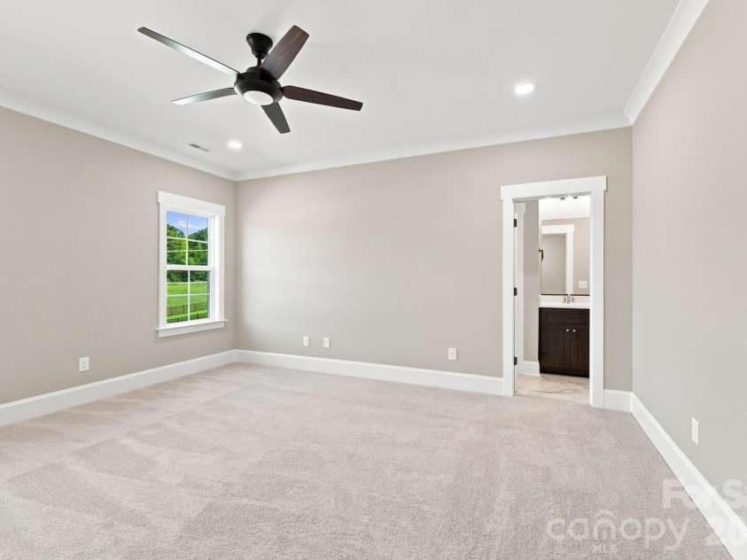 257 Sandpiper Drive, Lexington, NC 27295.  MLS# CAR4405452, YatesRealty ID 38063. 