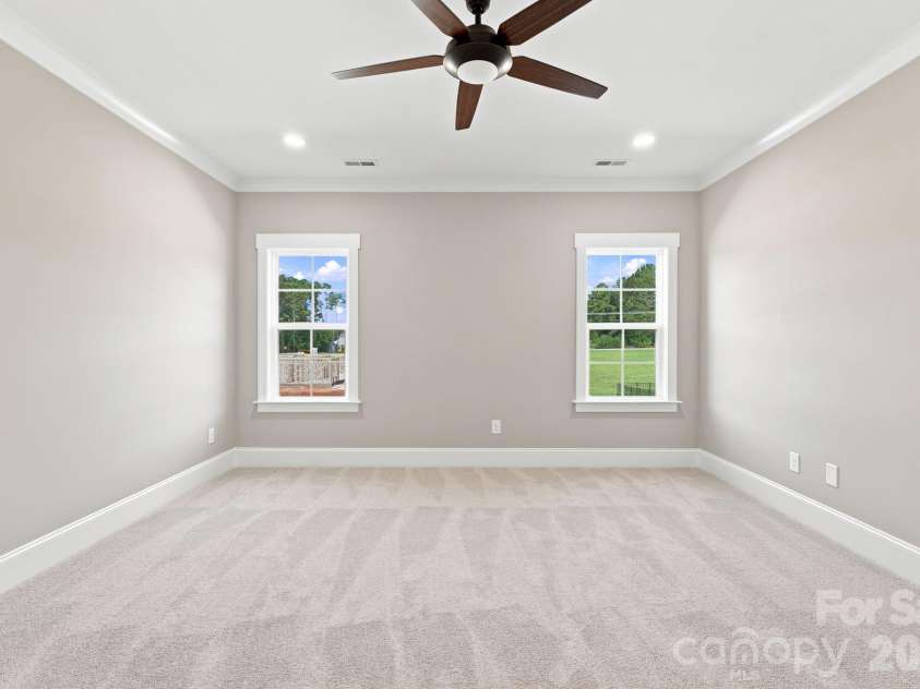 257 Sandpiper Drive, Lexington, NC 27295.  MLS# CAR4405452, YatesRealty ID 38063. 